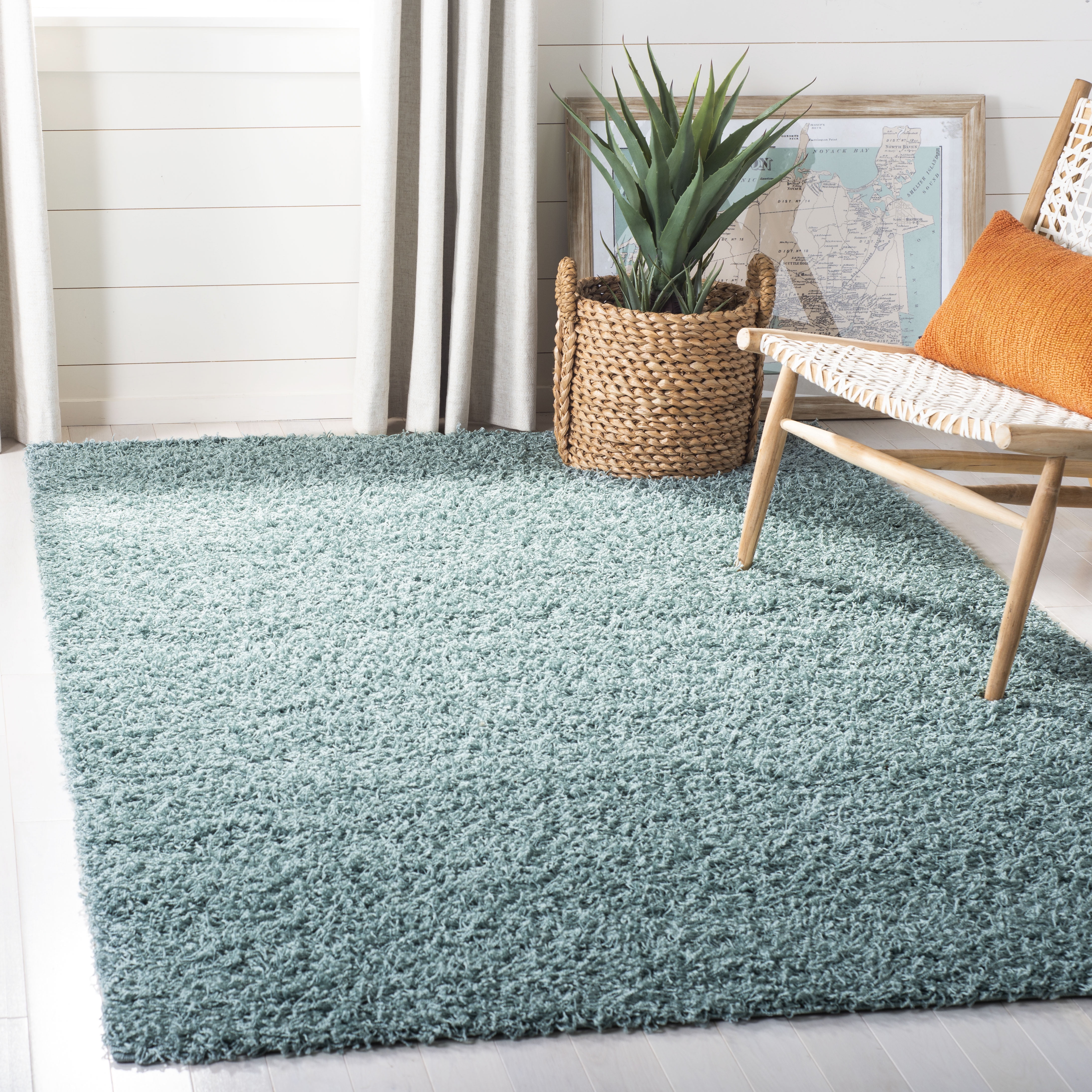 SAFAVIEH Lavena Solid Plush Shag Area Rug, Seafoam, 8' x 10'