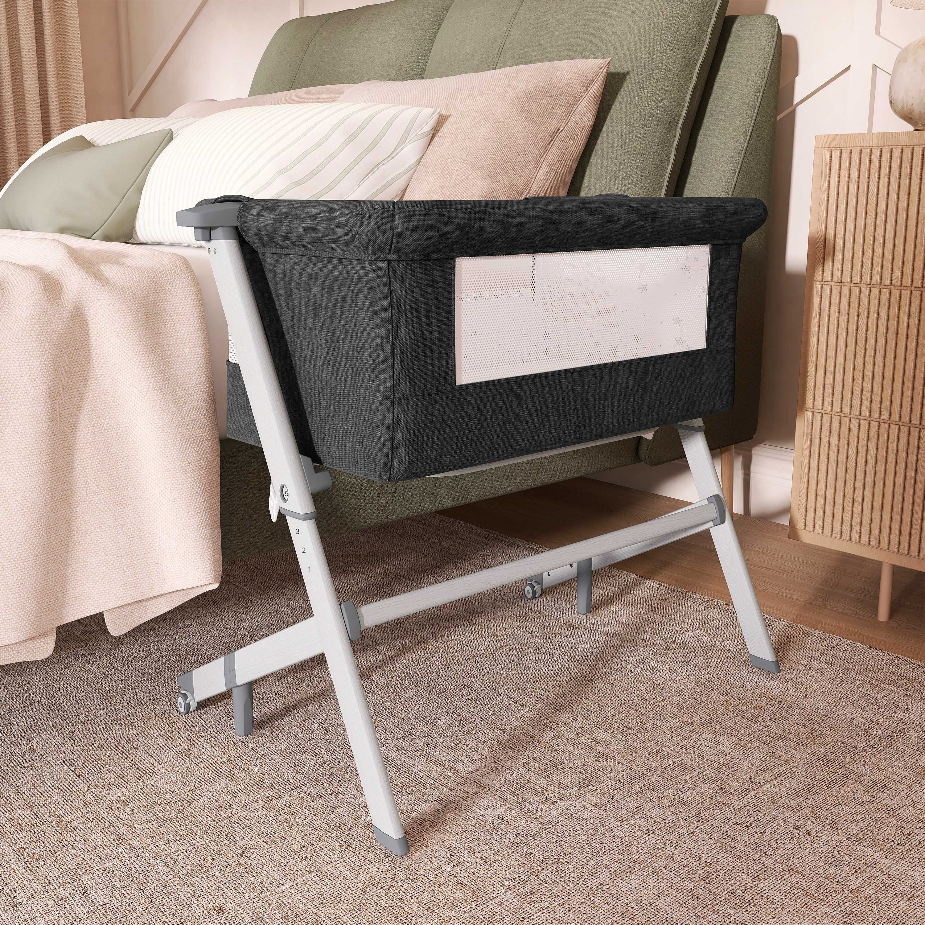 Evolur Stellar Bassinet and Bedside Sleeper in Black