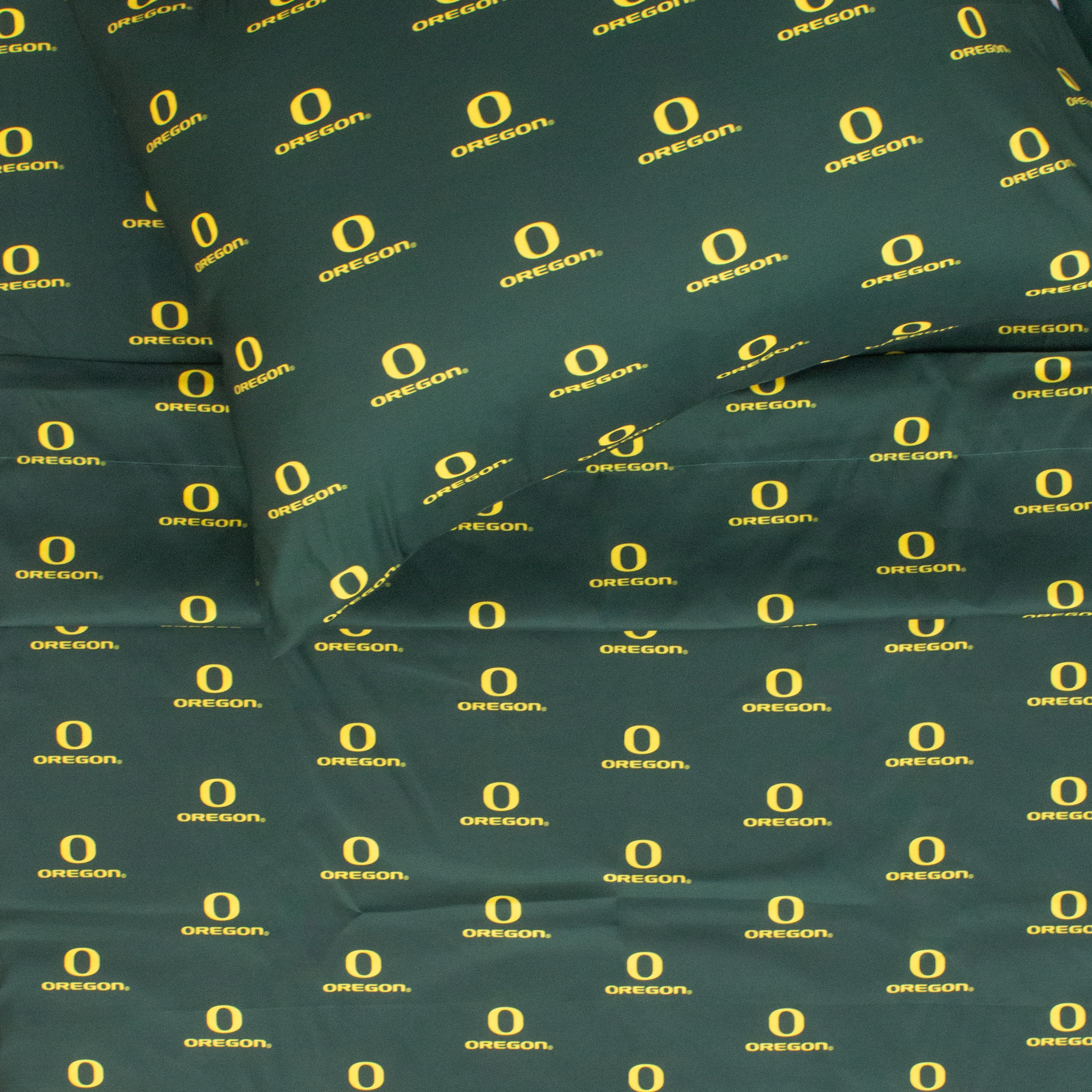 Oregon Ducks 100% cotton, 4 piece sheet set - flat sheet, fitted sheet, 2 pillow cases, Queen, Team Colors