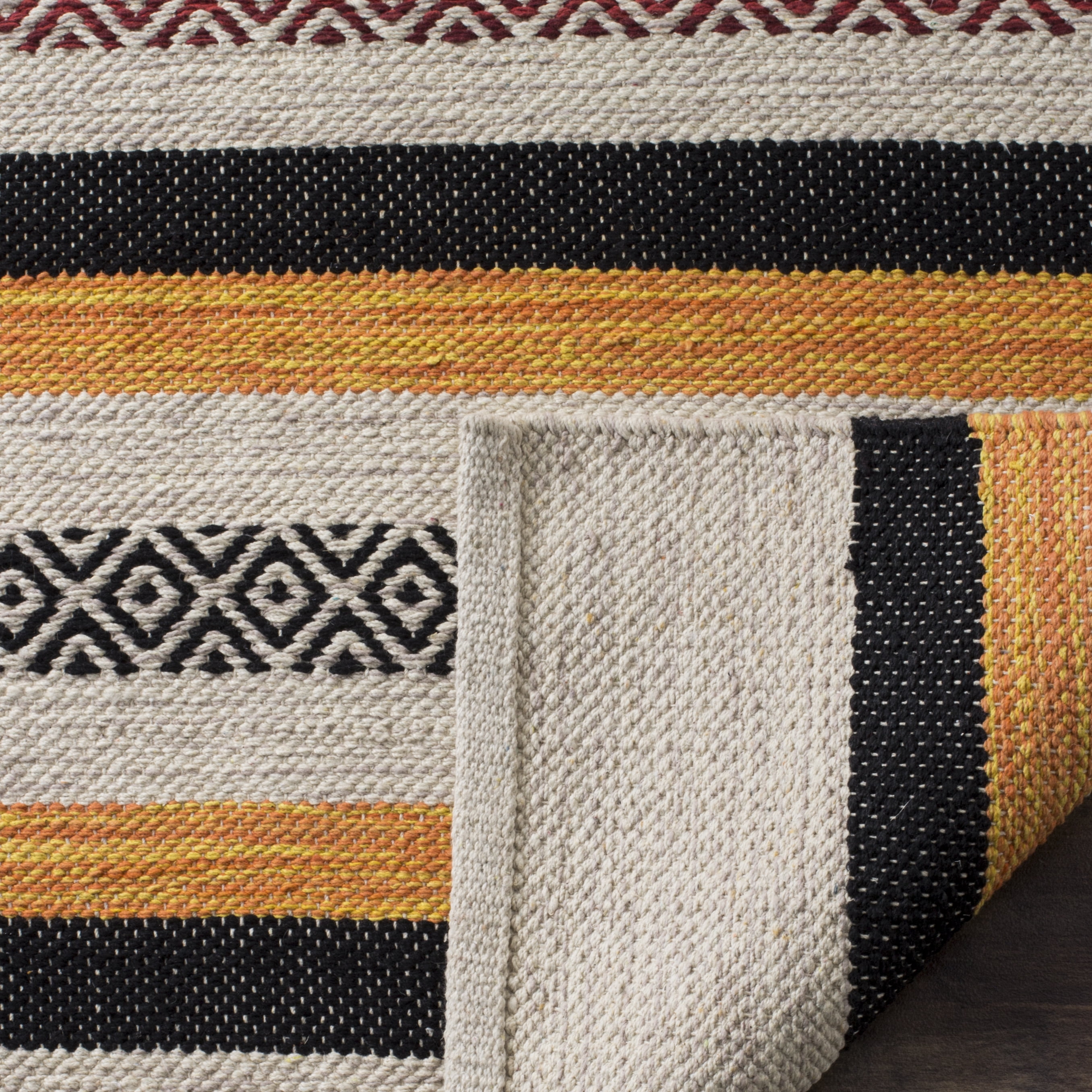 SAFAVIEH Montauk Crawford Striped Soft Braided Cotton Area Rug, Red/Multi, 4' x 6'