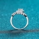 thumbnail image 3 of Anillo de plata S925 Simulación de mesón de moda con personalidad para mujer Propuesta de diamante en forma de anillo de bodas con diamantes mosant, 3 of 5