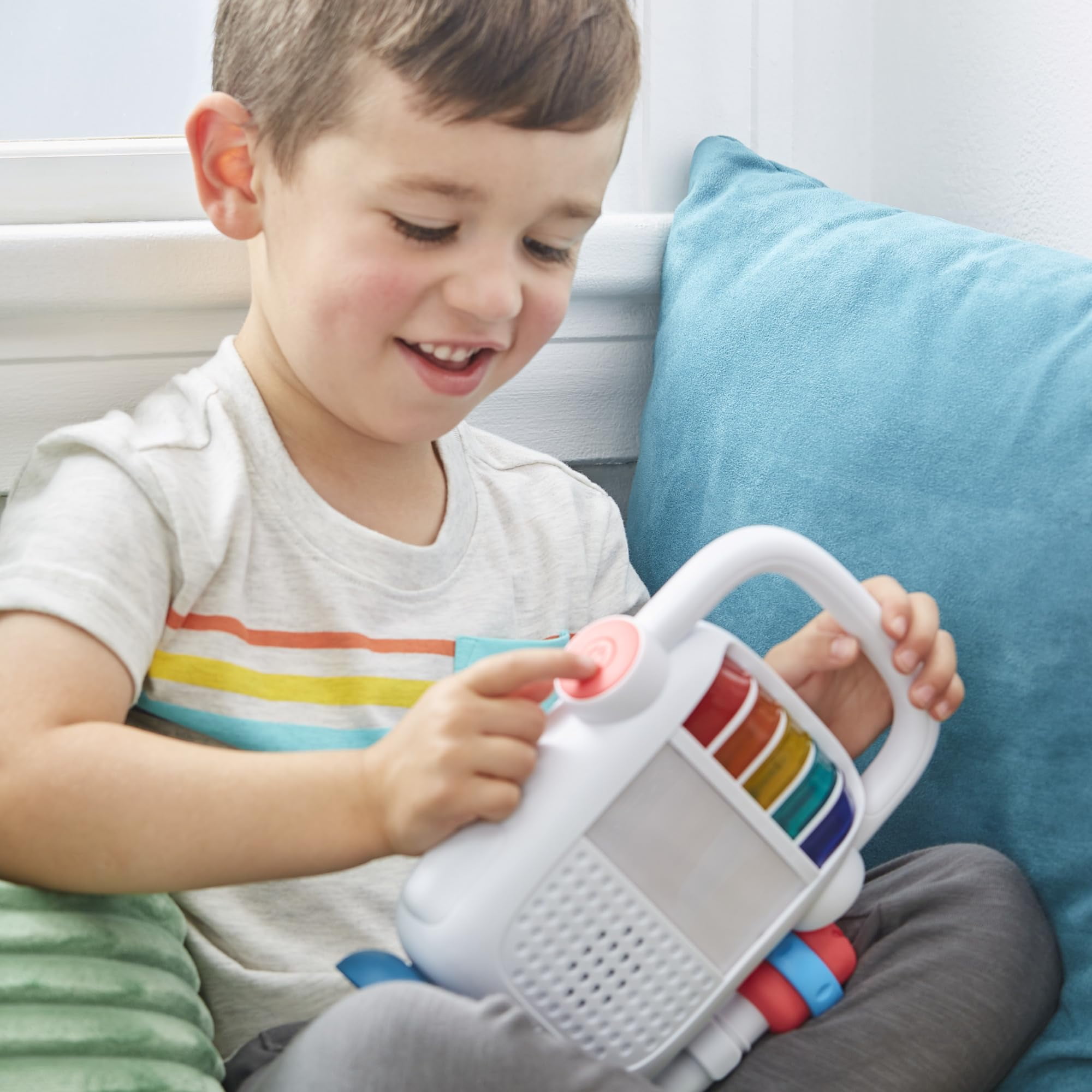 Playskool Rock n’ Roll Bot, Kids Bluetooth Speaker and Voice Changing Karaoke Microphone Toy, Ages 3 and Up (Exclusive)