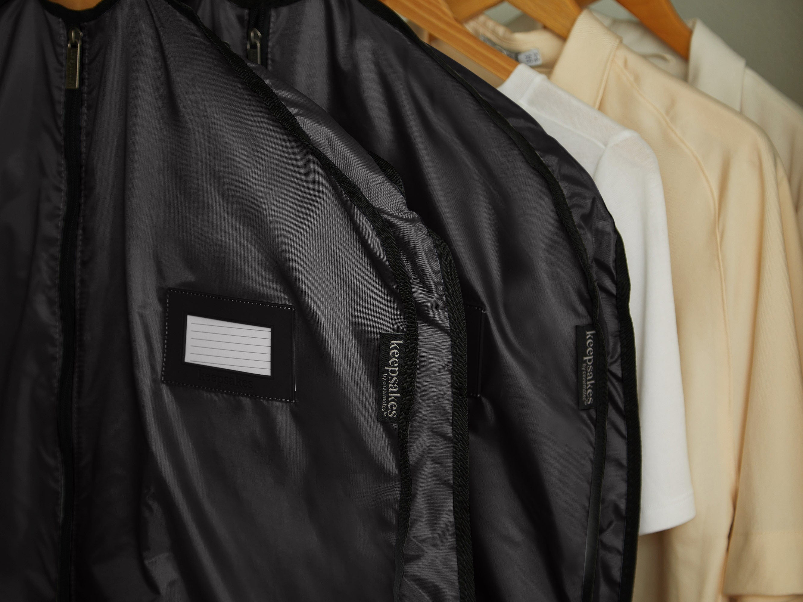 Covermates Keepsakes Deluxe Garment Bag Set - Premium Polyester - Full Length Zipper - ID Window - Carrying Handles - Stowaway Pouch - Closet Storage, Black