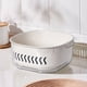 thumbnail image 4 of Cesta organizadora de cocina | Escurridor de plástico apto para alimentos | Almacenamiento que ahorra espacio para verduras y utensilios | Diseño duradero y fácil de limpiar | Multiusos | Blanco | 1, 4 of 5