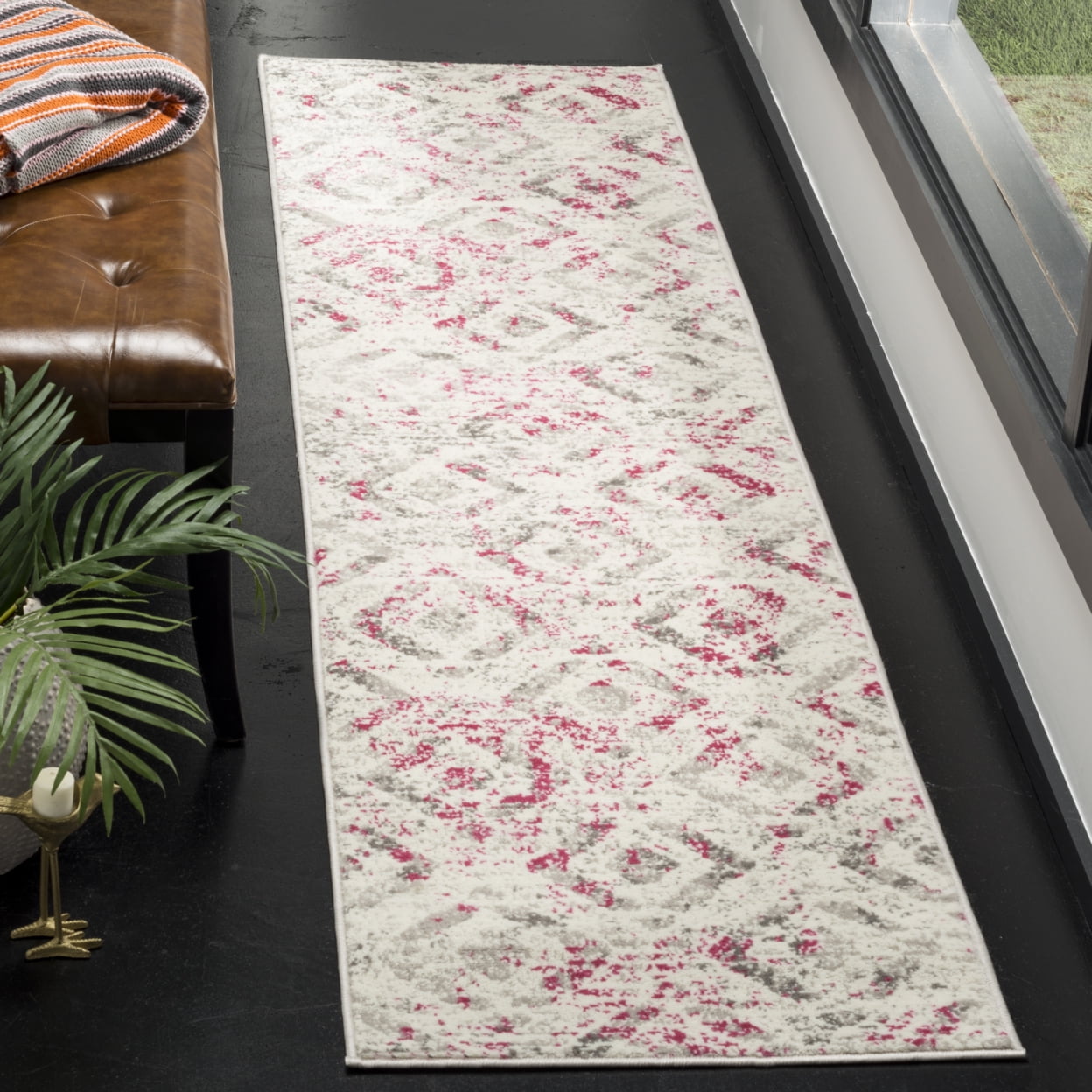 SAFAVIEH Skyler Salim Geometric Area Rug, Ivory/Pink, 5'1" x 7'6"