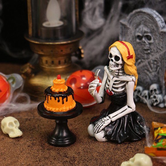 AKEGAMN Décorations d'Halloween Accessoires Suspendus avec Expressions Effrayants Décoration Suspendue Intérieure et Extérieure : Nos Accessoires Suspendus d'Halloween Apporteront un Souvenir à Votre Visière