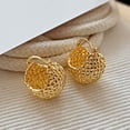 thumbnail image 1 of Xihbxyly Pendientes Geométricos, Accesorios con Diseño Único de Remolino, Tachuelas Doradas Texturizadas, Joyería Elegante y de Moda, Ropa de Fiesta Informal y Chic, Estilo Moderno para Mujer, Idea d, 1 of 3