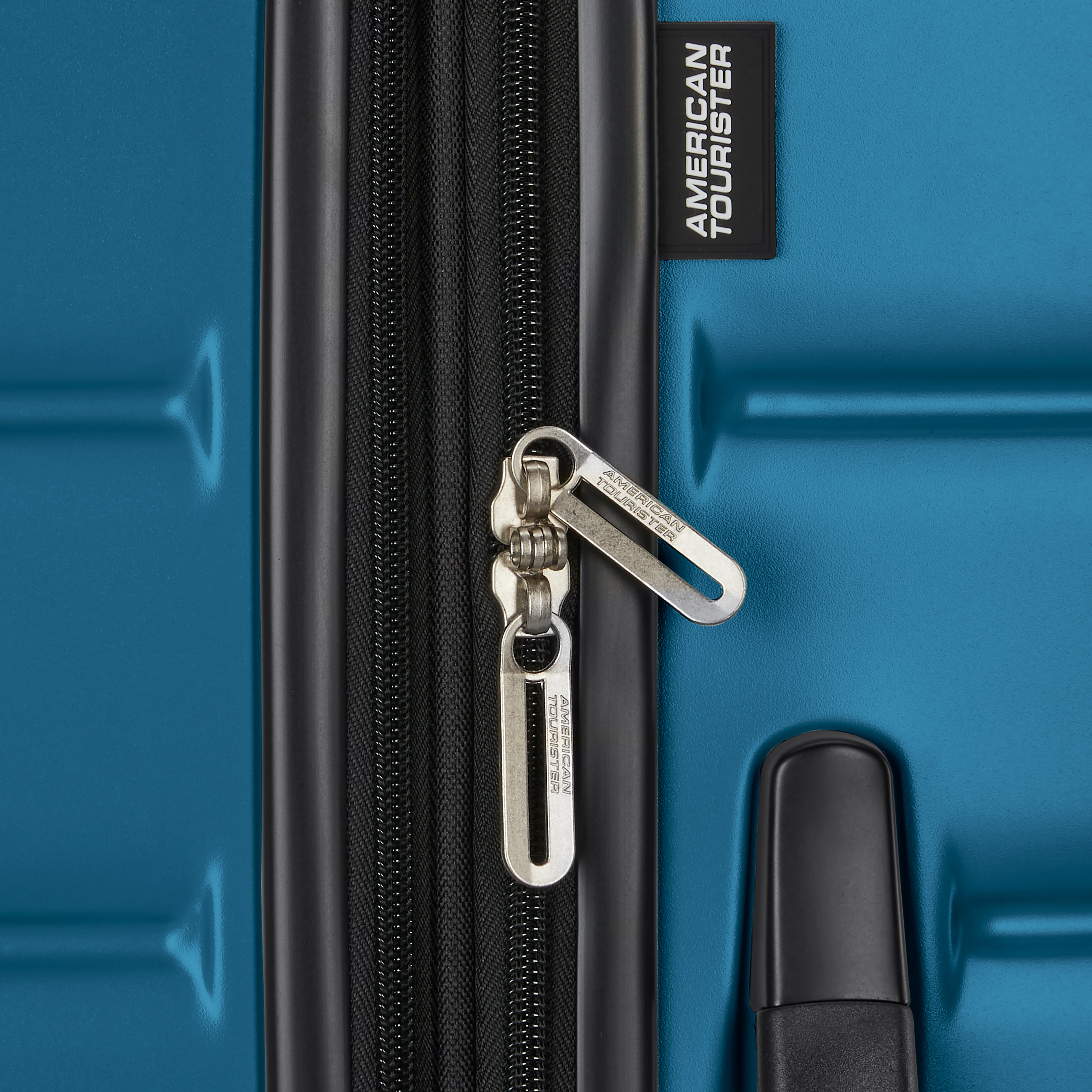American Tourister Roll Out 2-Piece Luggage Set with Spinner Wheels (Carry on/Medium Checked) - Lagoon Blue