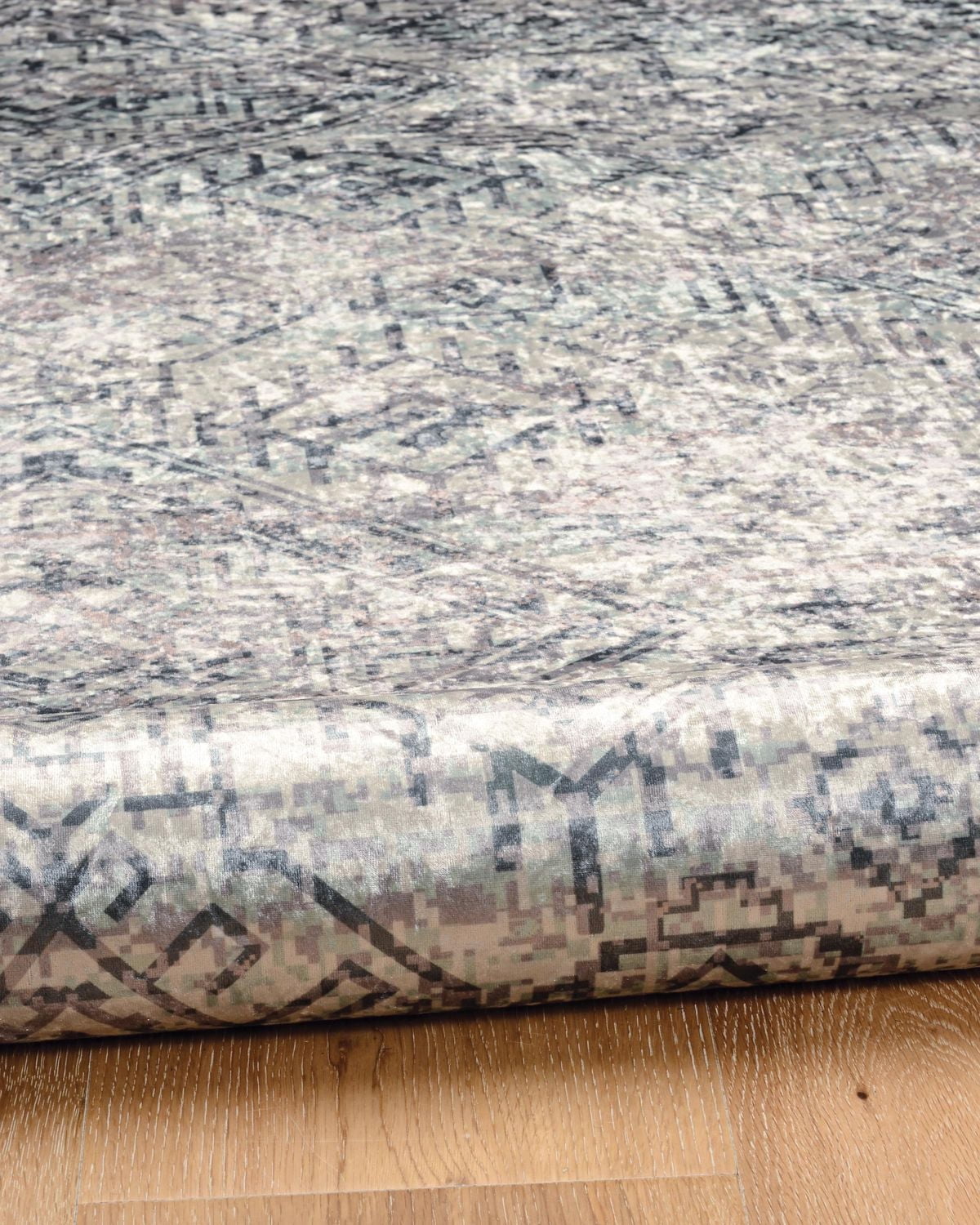 Emerald Barton Blue & Ivory 3'3" x 5' Accent Rug