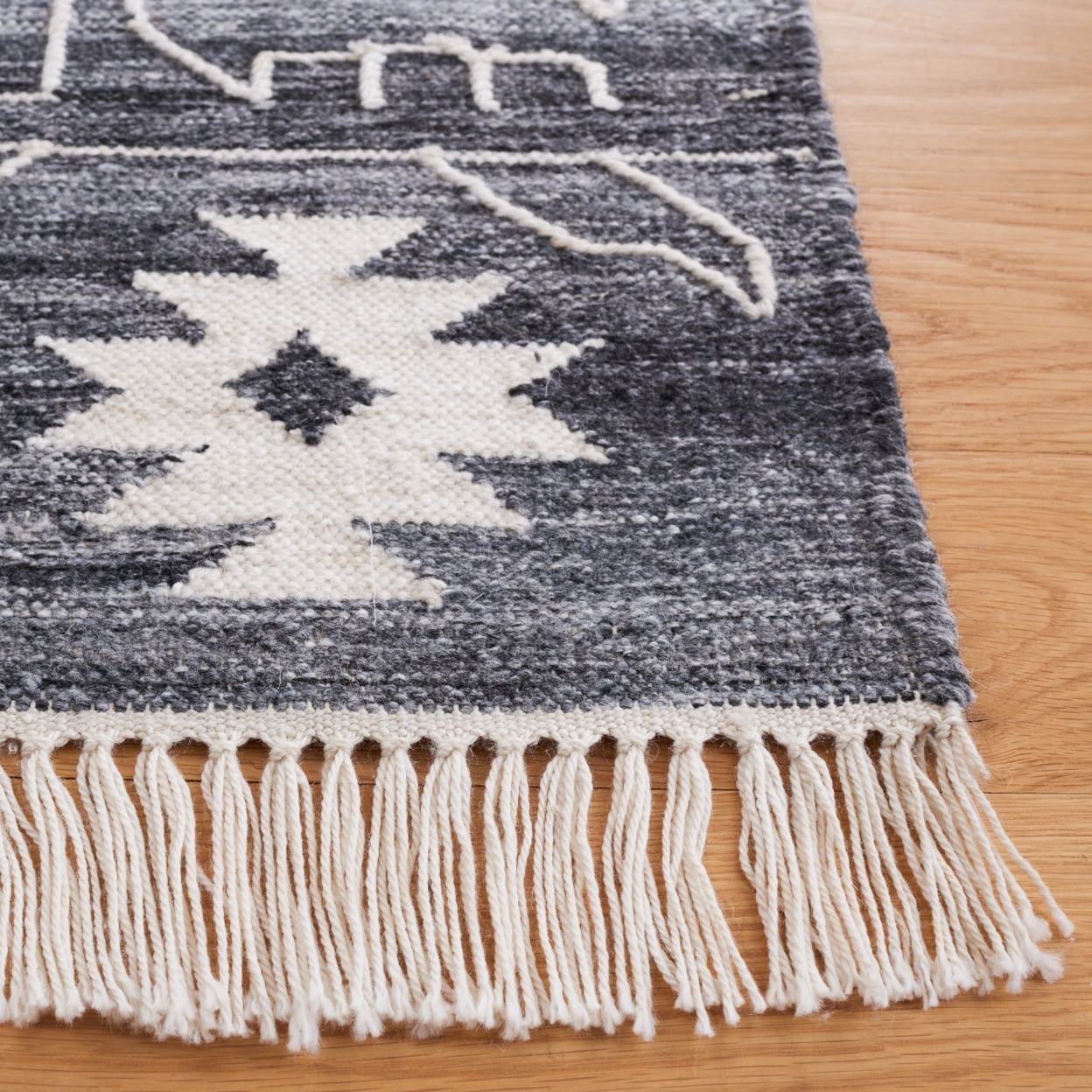 SAFAVIEH Kilim Adair Geometric Area Rug, Black/Ivory, 5' x 8'