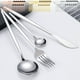 thumbnail image 1 of Juego de cubiertos de acero inoxidable de 24 piezas - Cuchillo, tenedor, cuchara en caja de regalo • Titanio bañado en oro • Oro rosa plateado • 6 cuchillos 6 tenedores 12 cucharas, 1 of 7