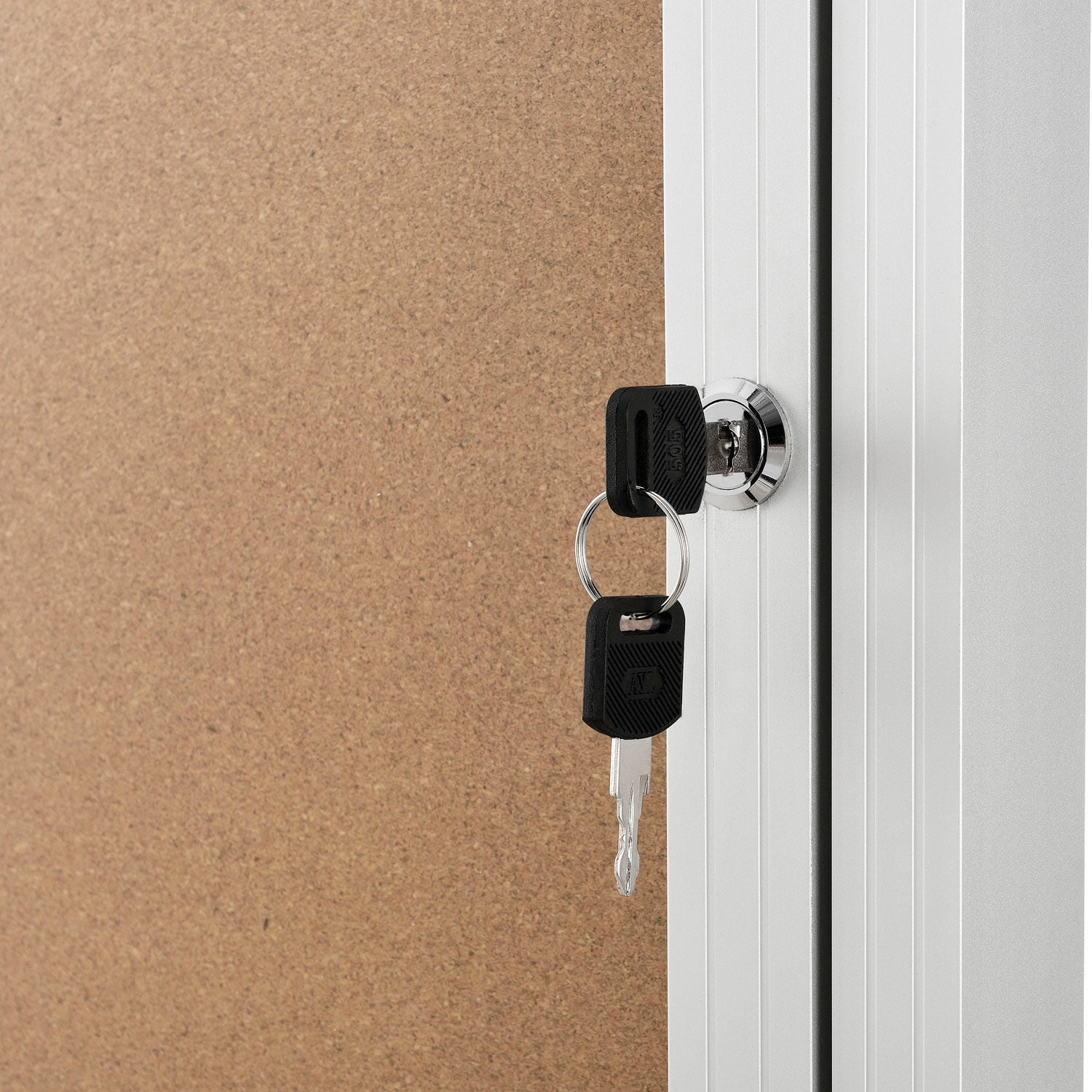 Global Industrial Enclosed Cork Bulletin Board -18""W x 24""H - 1 Door
