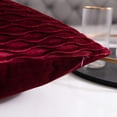 thumbnail image 5 of Fundas de almohada rojas: Paquete de 2 fundas de almohada decorativas cuadradas de terciopelo a rayas originales de pulgadas para sofá de granja, 5 of 5
