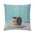 thumbnail image 2 of Ahgly Company Coussin d'Extérieur en Forme de Beignet, 18 Pouces par 18 Pouces, 2 of 6