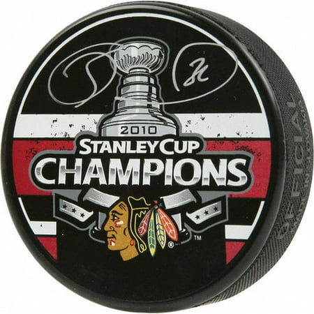 NHL - Dave Bolland Chicago Blackhawks Autographed 2010 Stanley Cup Champions Puck