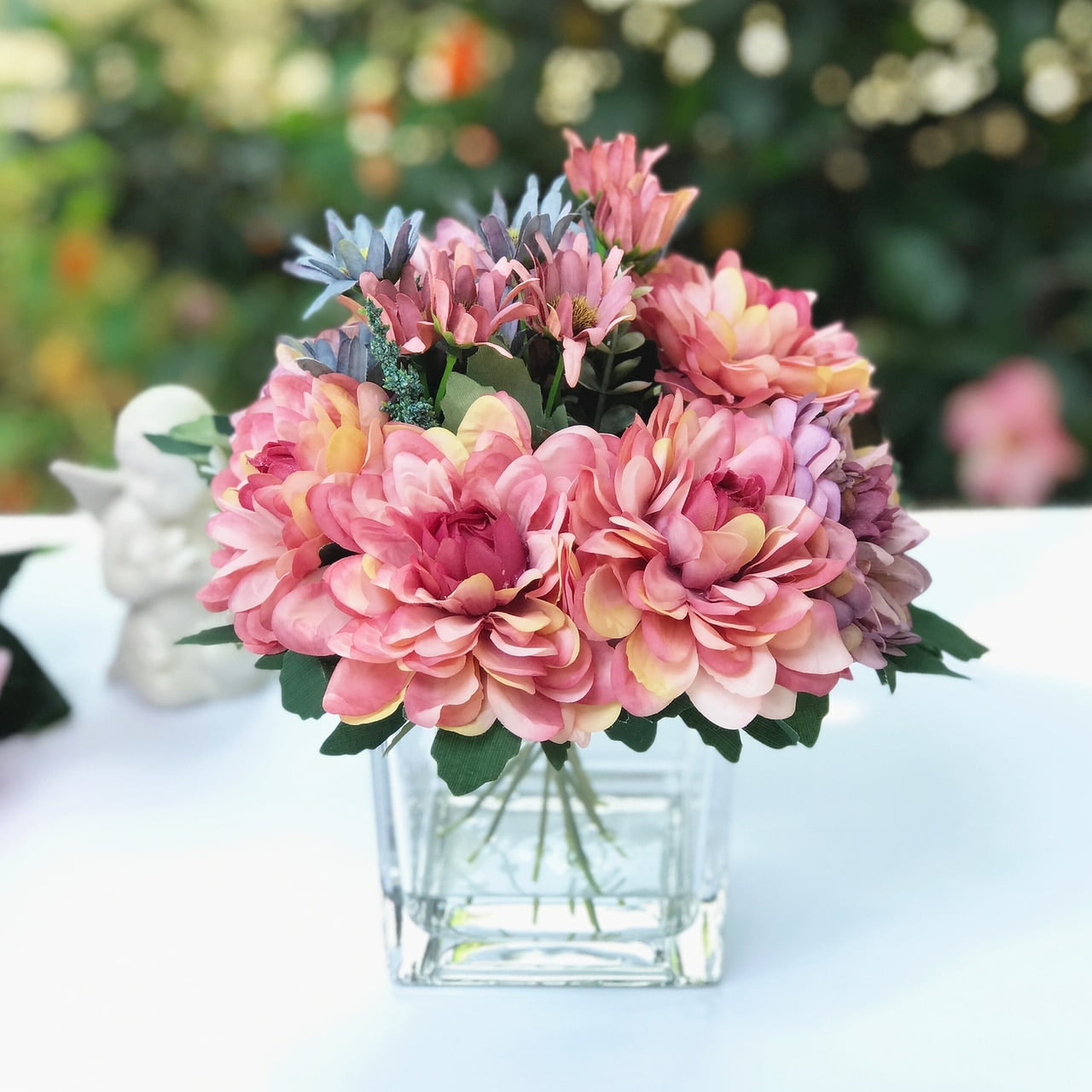 Enova Home Artificial Daisy and Mixed Silk Flowers Arrangement in Clear