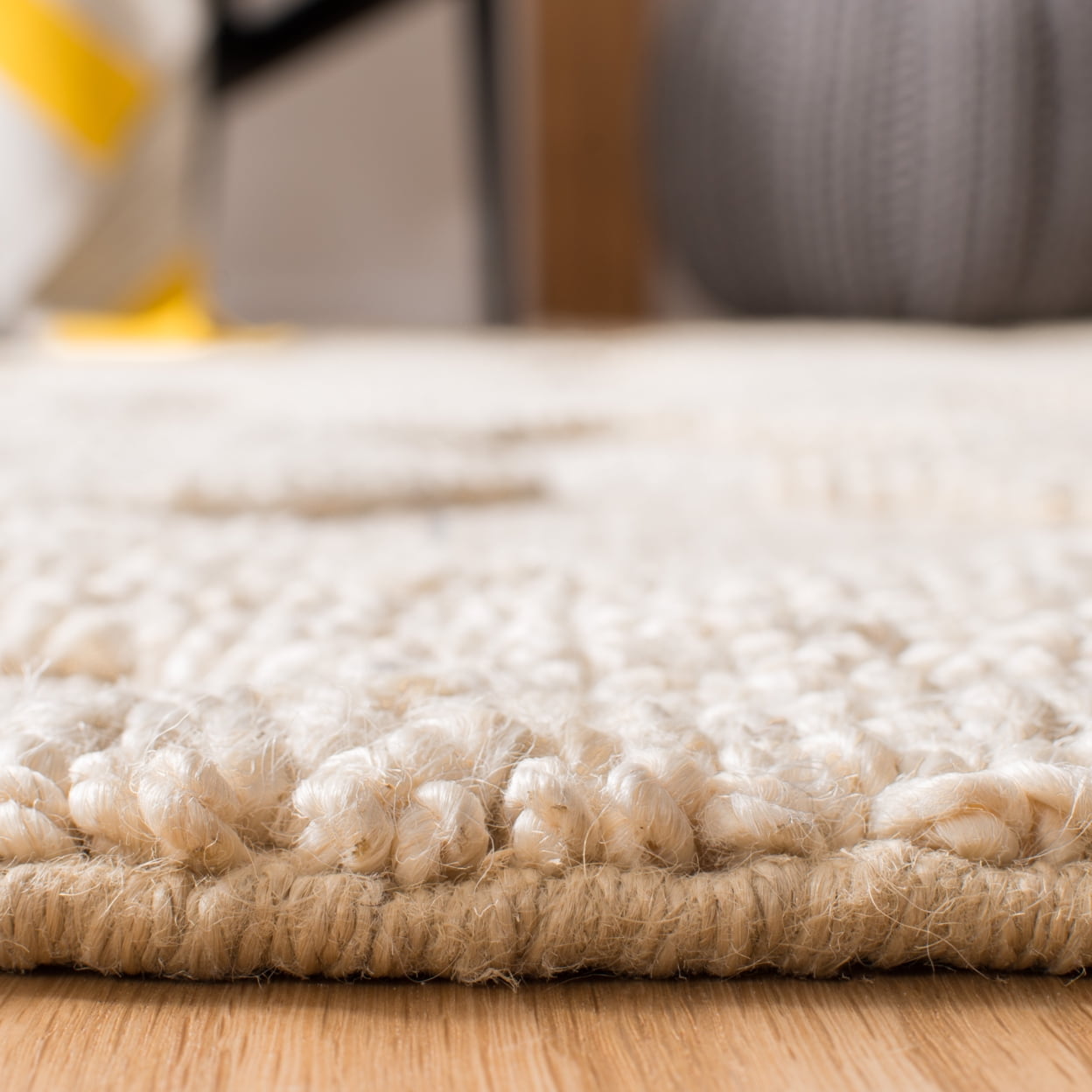 SAFAVIEH Natural Fiber Hermite Geometric Jute Area Rug, Ivory, 4' x 6'