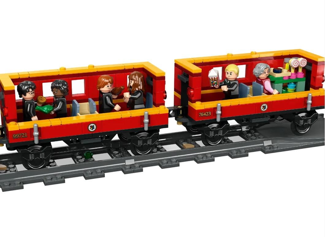 LEGO Harry Potter 76423 - Hogwarts Express ™ Train Set with Hogsmeade Station™