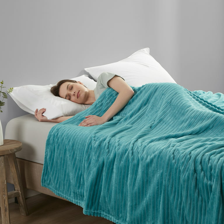 Nestl Cut Plush Fleece Blanket, Soft Lightweight Fuzzy Luxury Twin Size Bed  Blanket for Bed, Teal