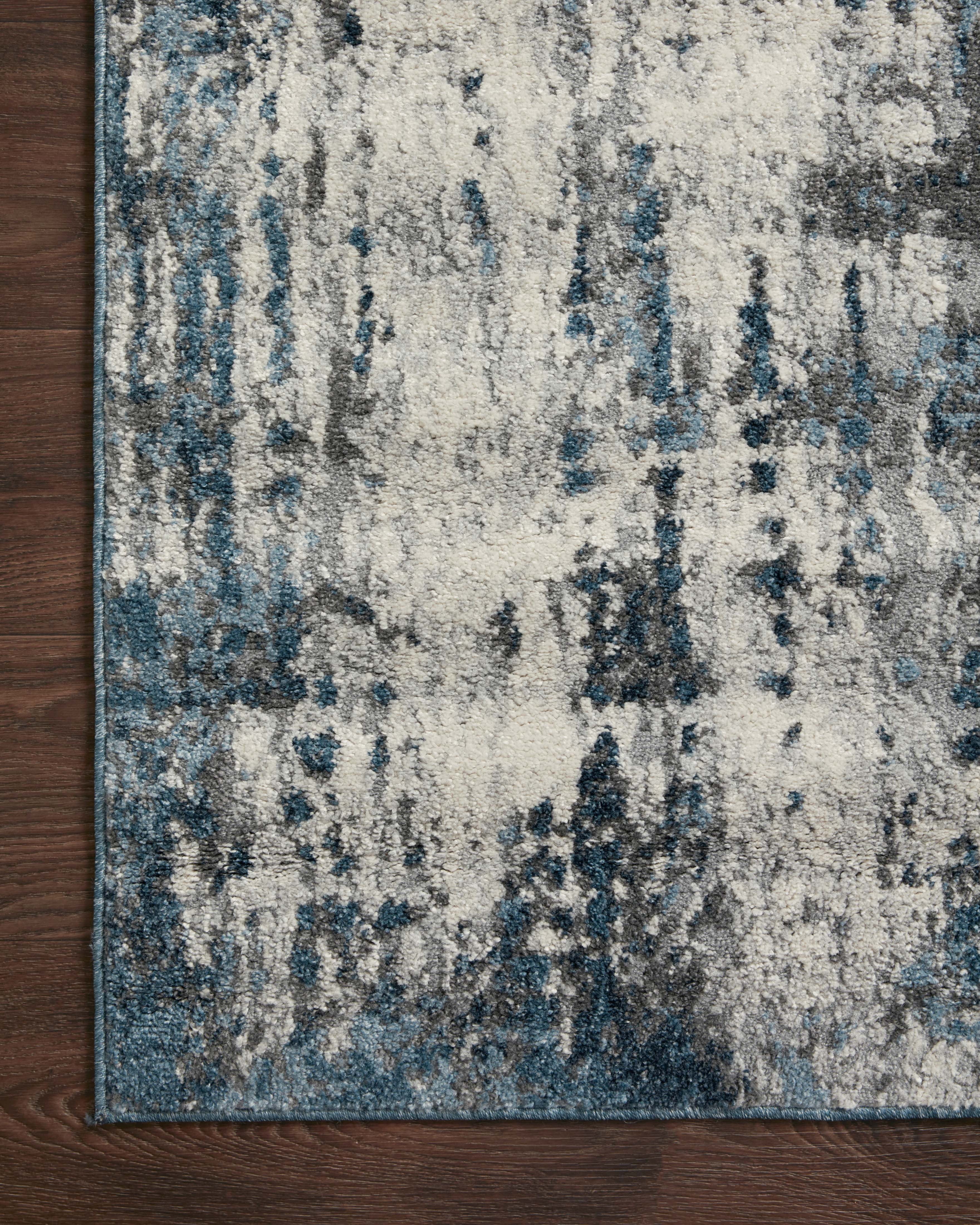 Loloi Austen AUS-01 Abstract Natural / Ocean Area Rug 3'-11" x 5'-7"