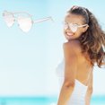 thumbnail image 1 of Espejo De Mujer Gafas de sol sin montura en forma de corazón, transparentes, de colores pastel, para mujer. Accesorio de moda. 1 unidad Rkxzt, 1 of 7