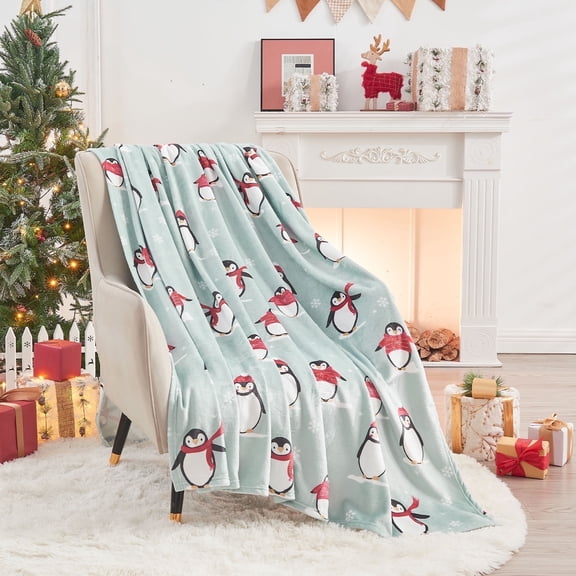 Gogreen Christmas Fleece Throw Blankets for Couch & Bed - Lightweight Plush Cozy Fuzzy Soft Blankets and Throws for Sofa, Christmas Penguin, 50x60 Inches
