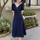 thumbnail image 4 of Vestido de mujer con cuello en V, cintura fruncida, manga corta, vestido elegante simple para ir al trabajo, cena, azul marino, largo L, 4 of 14