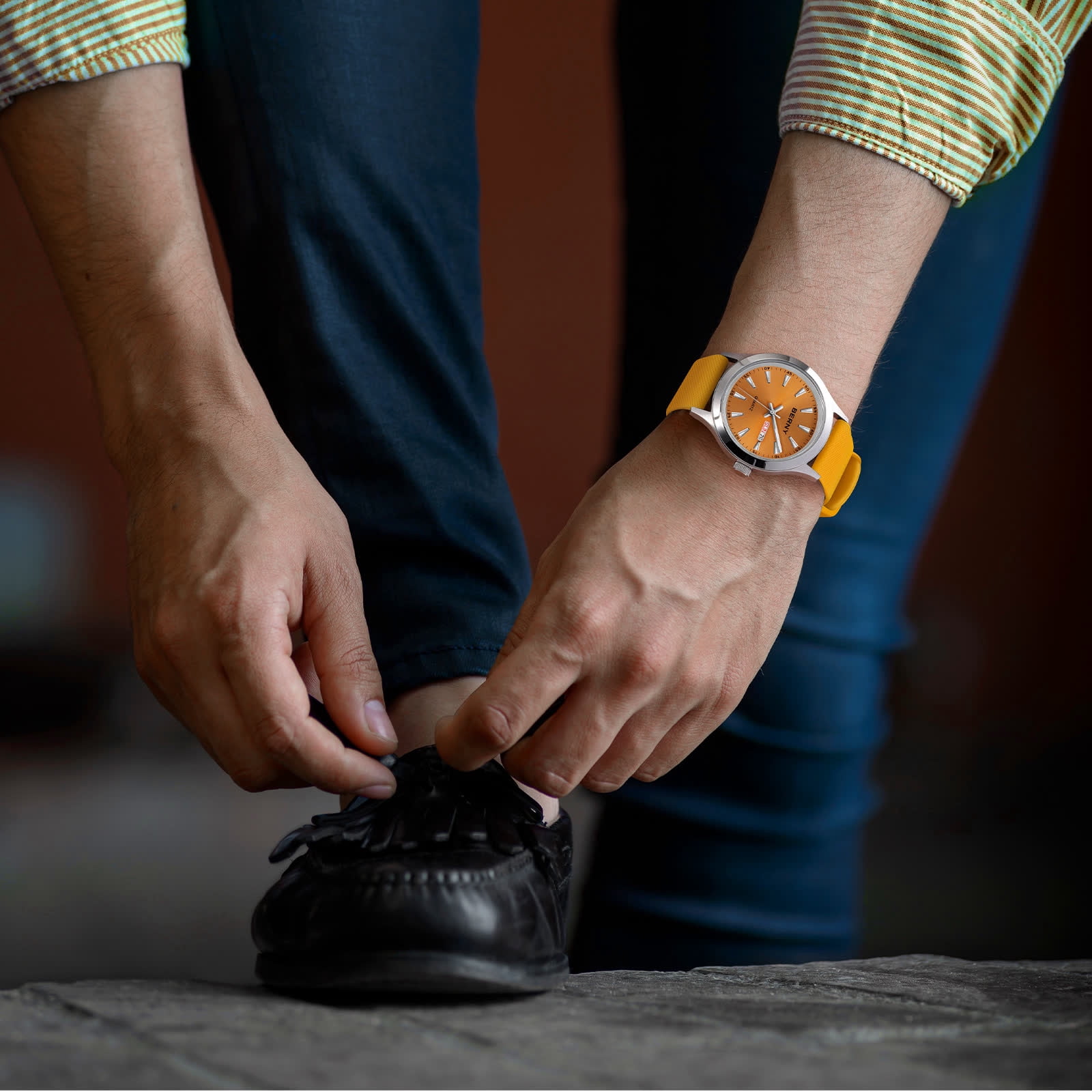 BERNY Quartz Watch for Men, Fashion Sports Men Watches with Silicone Strap, Date & Day Calendar, Casual Waterproof Men's Watch, Orange