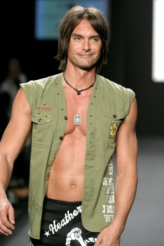 Marcus Schenkenberg For Fashion For Relief, Bryant Park, New York, Ny, September 16, 2005. Photo By Rob RichEverett Collection Celebrity (16 20) - Walmart.com