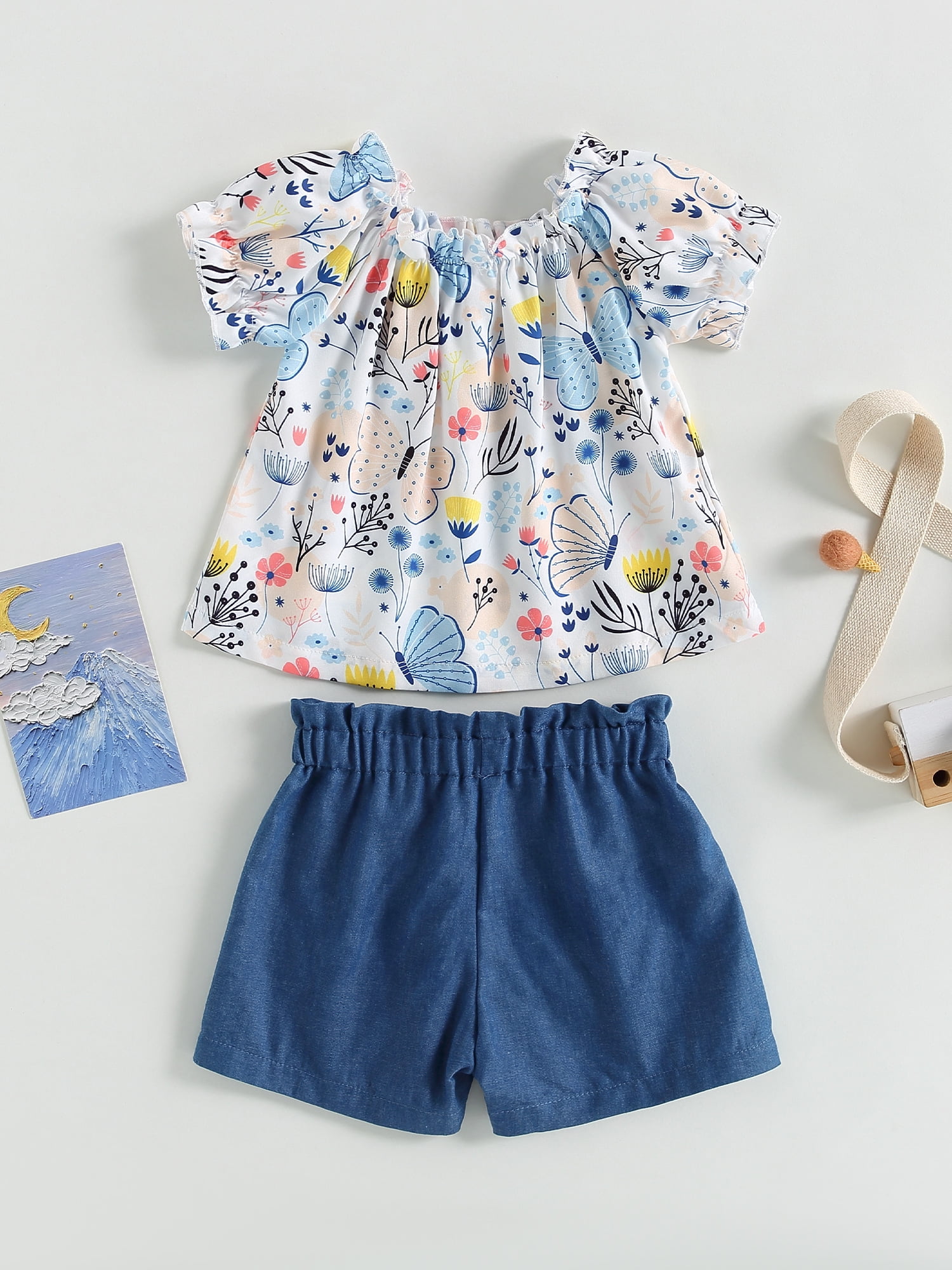 2pcs Baby Girl 100% Cotton Shorts and Floral Print Short-sleeve Smocked Top Set