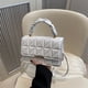 thumbnail image 2 of Bolsos populares de este año para mujeres 2025, bolso de hombro con forma de diamante de diseño de nicho de alto valor, bolso bandolera para mujeres, 2 of 5