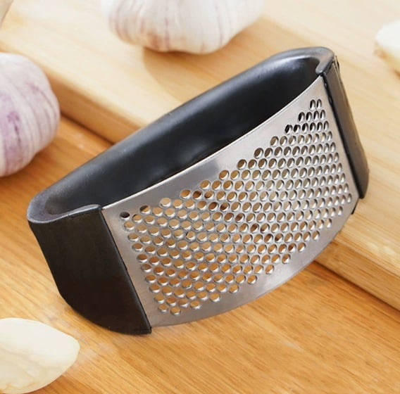Kitchen manual garlic masher, household small garlic masher, garlic ginger garlic masher, stainless steel ring garlic press