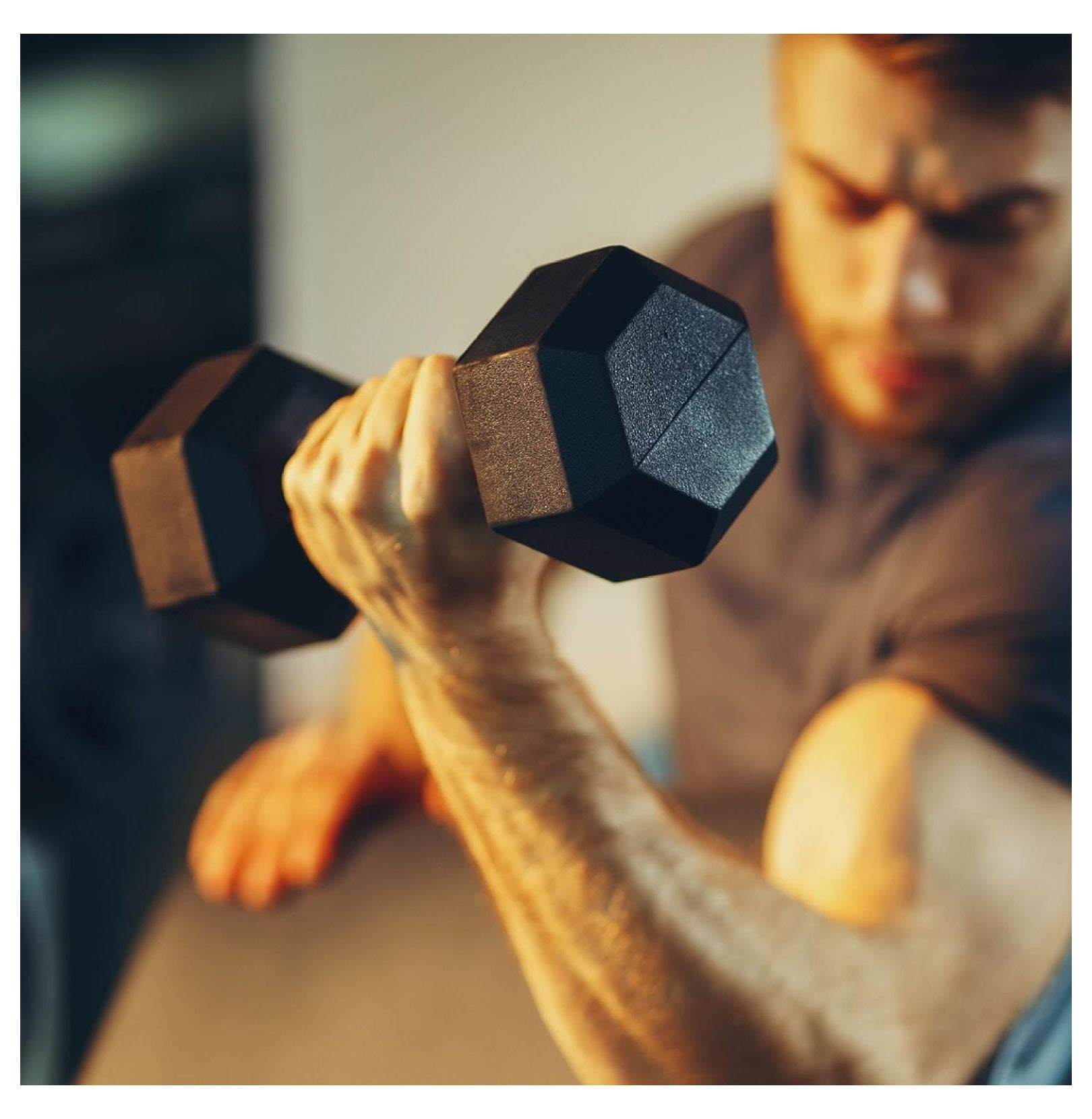 Iron Hexagonal Cast Exercise Dumbbell Free Weight with Contoured Textured Grip for Home Gym Exercise and Strength Training