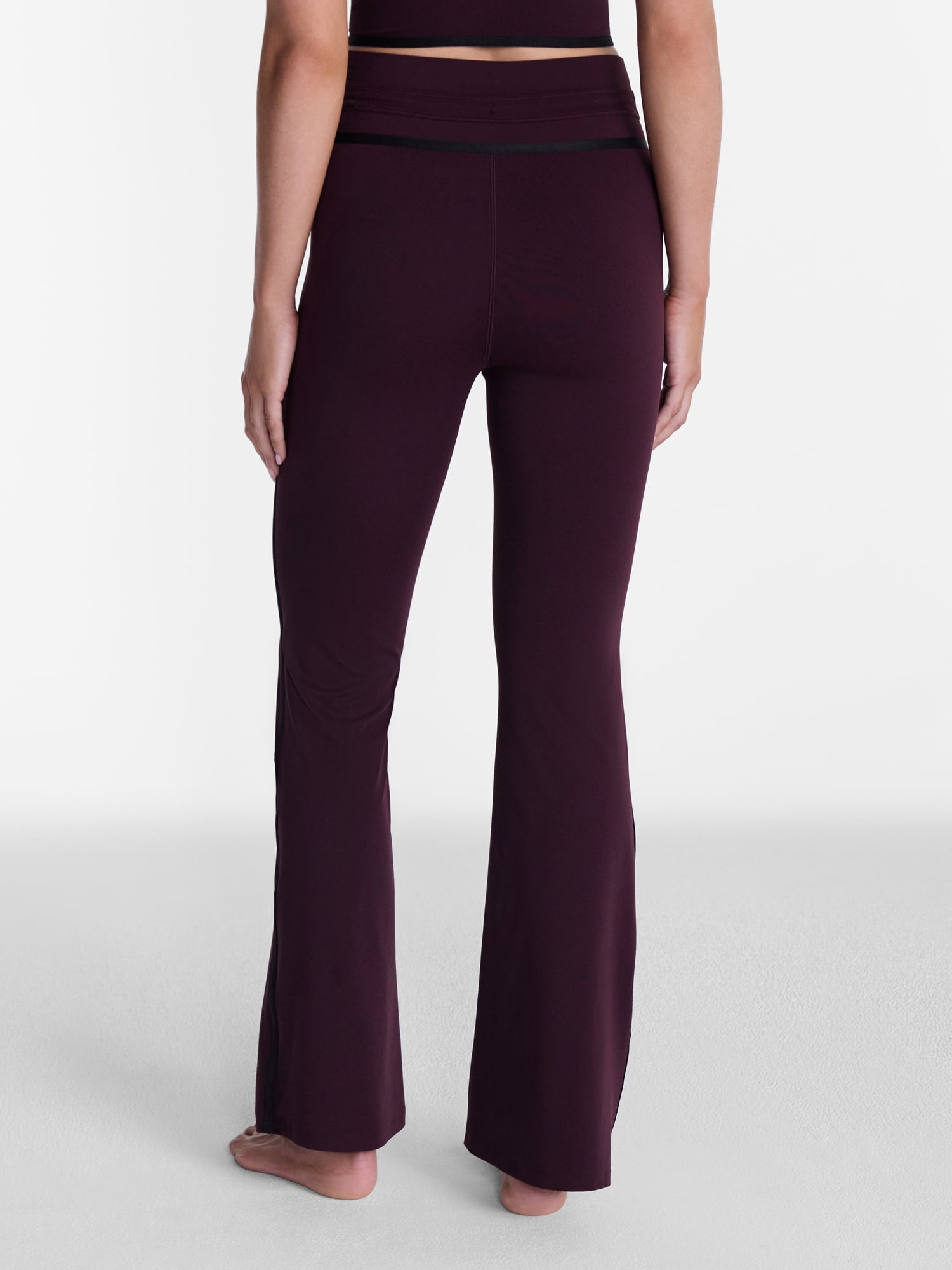Avia Women's and Women's Plus Rib SoftSculpt Flare Pant, Sizes XS-4X