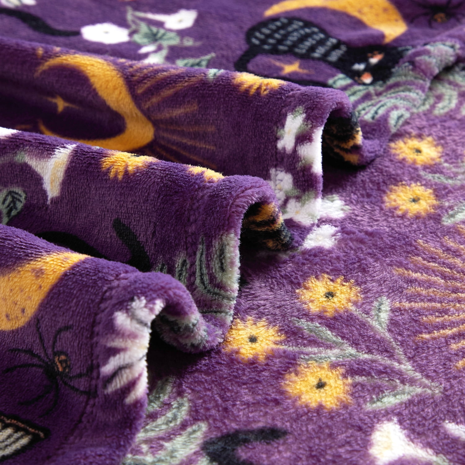 Way To Celebrate Halloween Cats Plush Oversized Couch Throw Blanket, Midnight Magic, Purple, 50 x 72 in