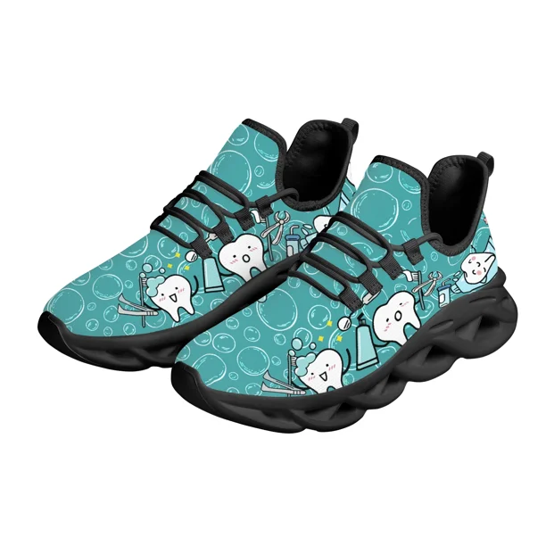 Zapatos blancos de enfermería y odontología para mujer, con bonitos dibujos animados, para enfermera, médico, atención médica, diseño de marca, zapatillas planas de malla para mujer