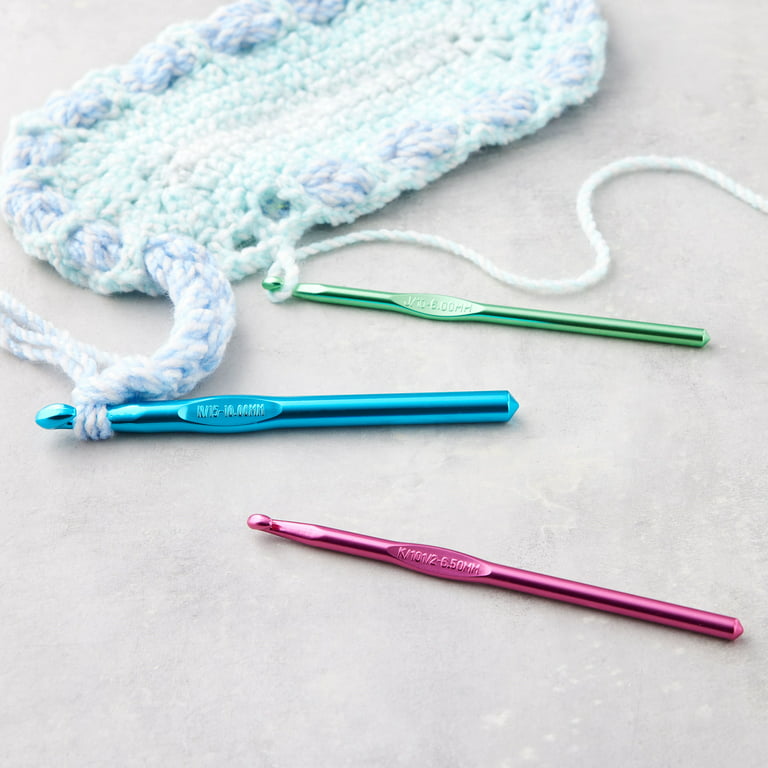 Yarniss Crochet Kits for Beginners with 10 Yarn Skeins, Crochet Hooks Set  with Soft Grips 0.5mm to 8.0mm(Valentines Day Gifts)
