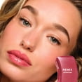 thumbnail image 2 of Brillo de labios y aceite labial teñido Hybrid Saie Glossybounce, 2 of 8