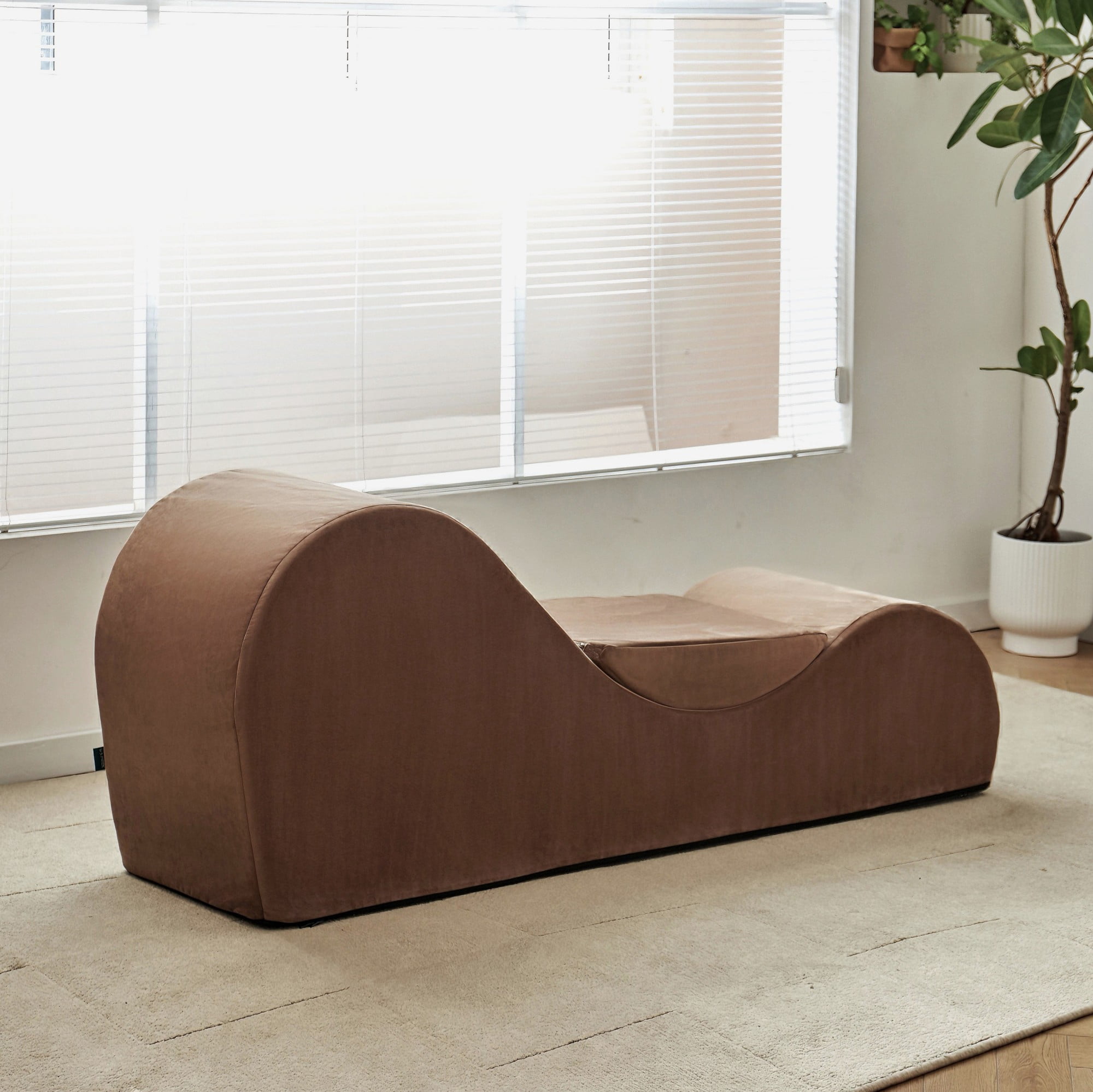 BSHTI 62.5" Polyurethane Yoga Chaise Lounge Chair with Washable Cover, Lazy Seating for Small Spaces(Brown)