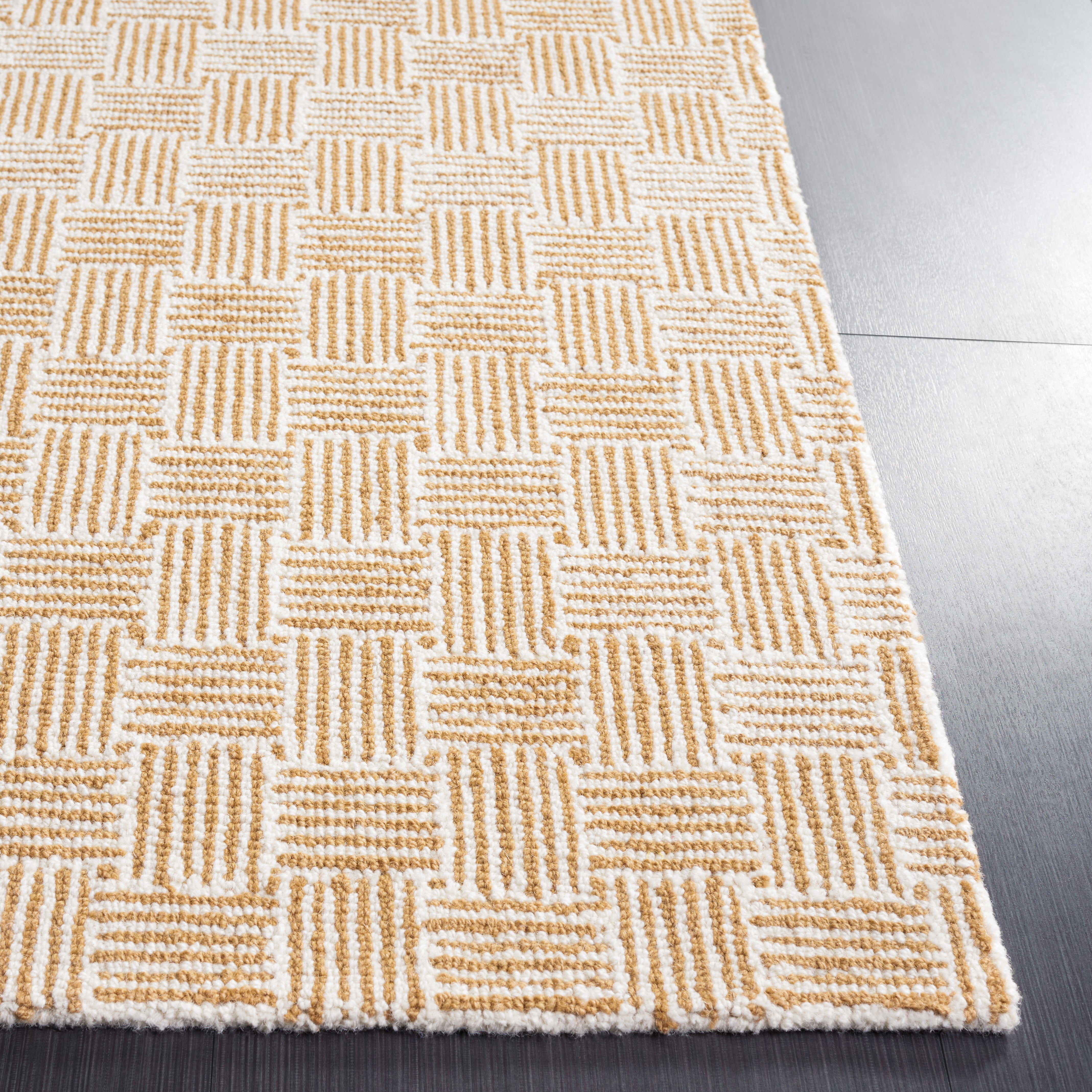 SAFAVIEH Micro-Loop Charlotte Solid Area Rug, Light Gold/Ivory, 6' x 9'