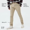thumbnail image 2 of Pantalones Chino Khaki Ajustados Esenciales para Hombre GAP Color Marrón Palomino Talla Global 32X30, 2 of 4