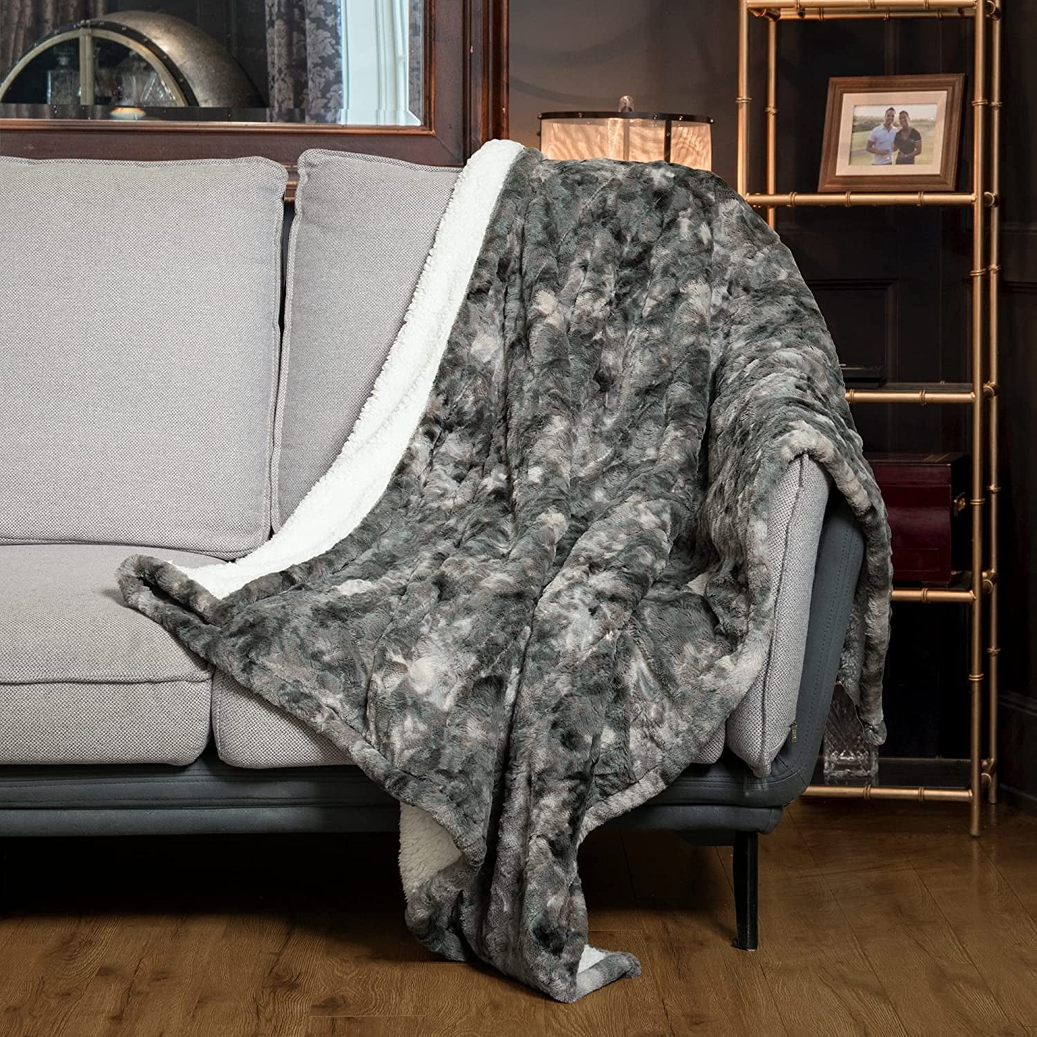 Sanmadrola Throw Blanket 50''x60'' Luxury Faux Fur Plush Sherpa Extra Soft Fuzzy Fluffy Comfy Warm Blankets for Couch Sofa Bed Winter Large Black