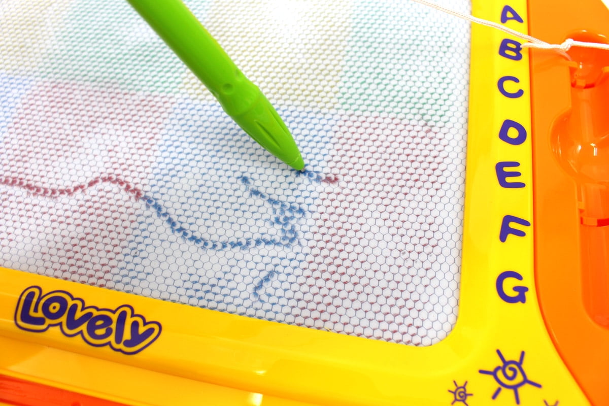 Board No More! Rainbow Color Magnetic Drawing Doodle Board