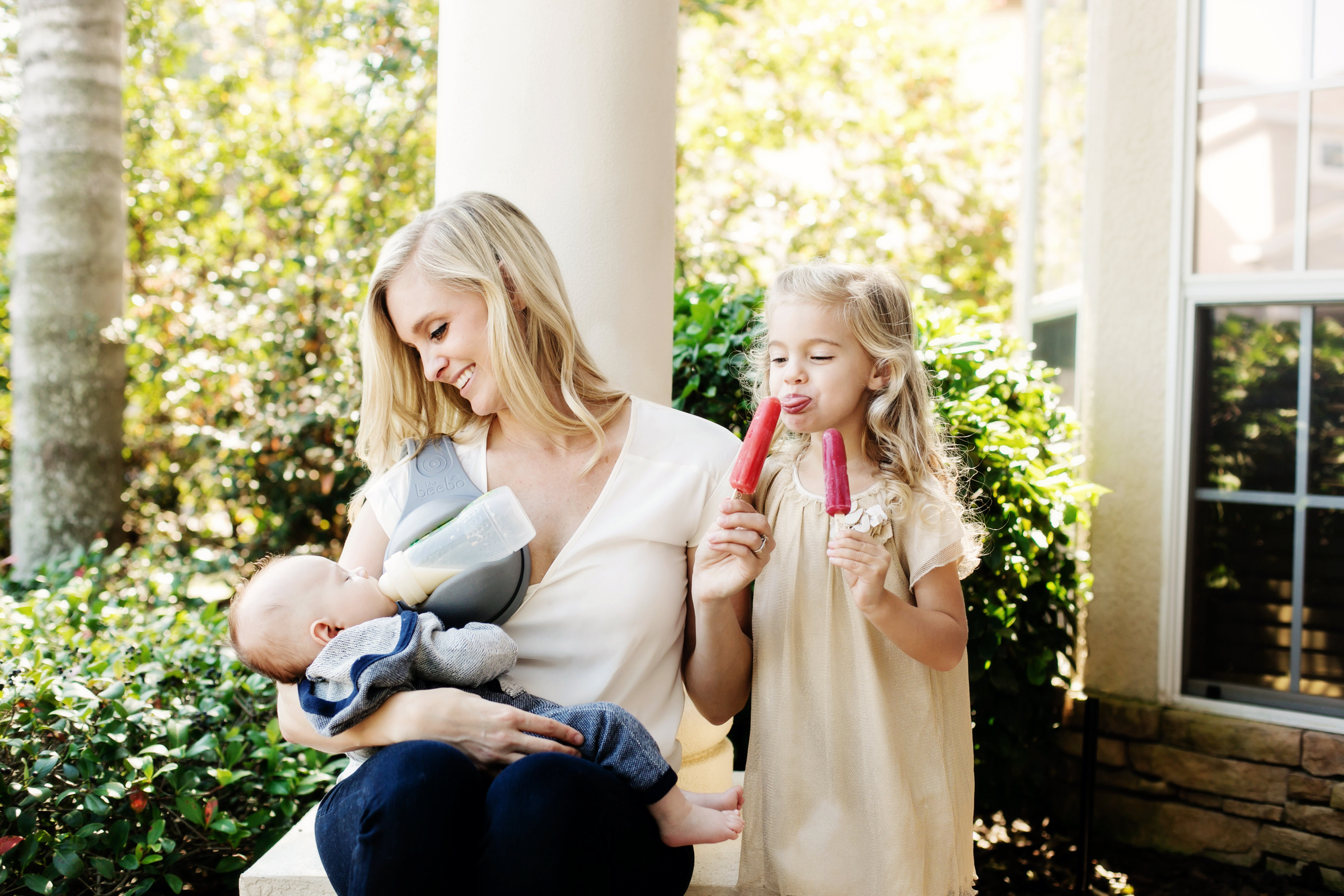 The Beebo - Free Hand Baby Bottle Holder - Teal