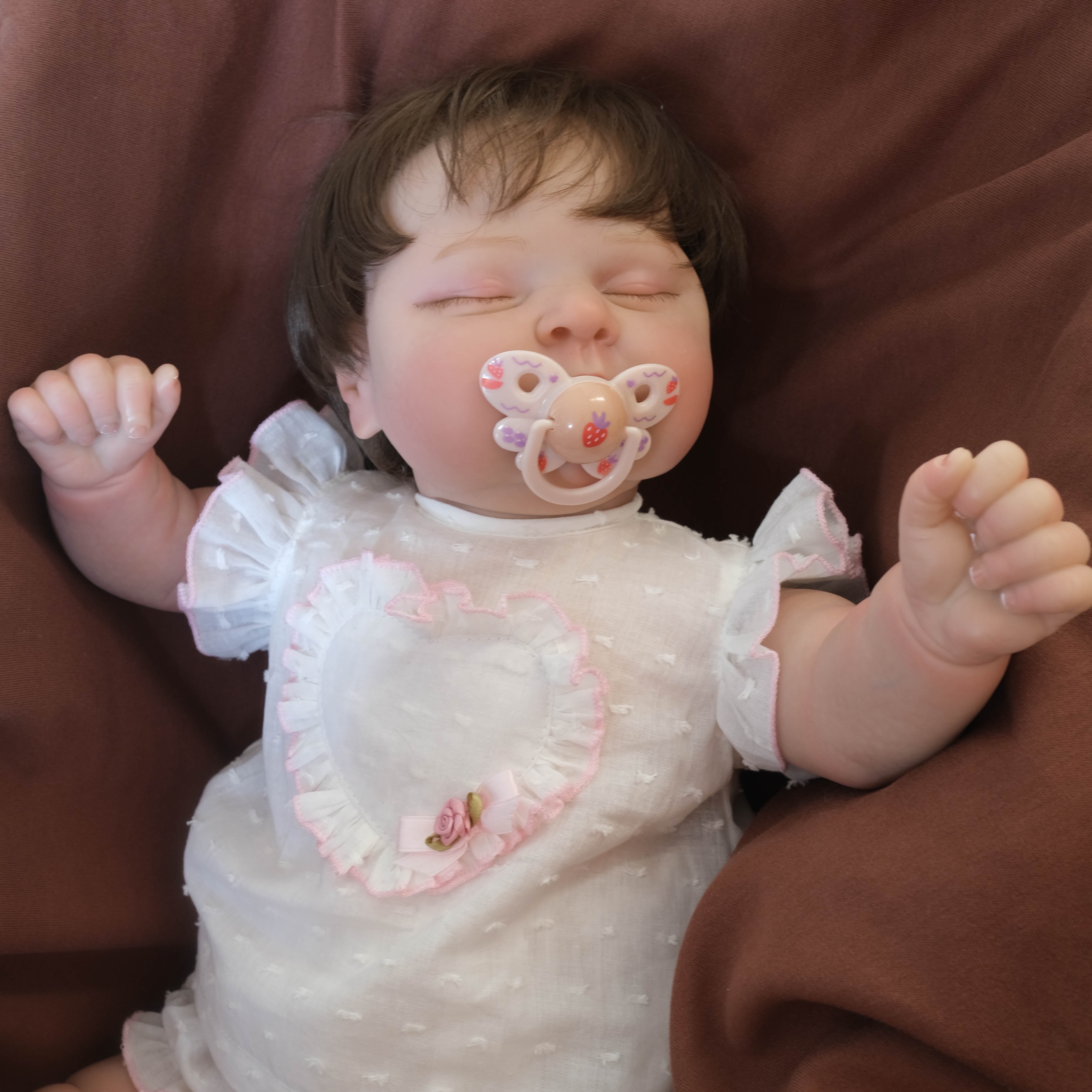 Lifelike Reborn Baby Dolls 20 inch Cloth Body Vinyl Limbs Sweet Sleeping Real Life Baby Real Baby Doll with Complete Accessories for Age 3 and Up
