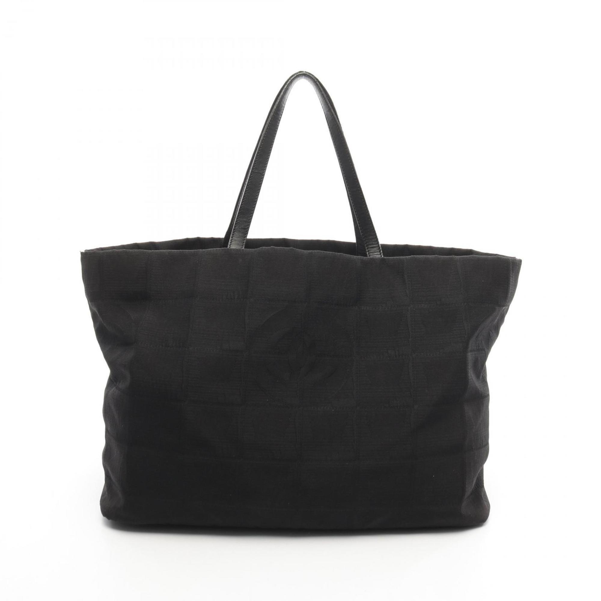 chanel tote travel bag Small New Line in Silver Canvas – Weekly Lux Drop This item has no other original accessories Pre-loved Chanel Travel Line Tote
