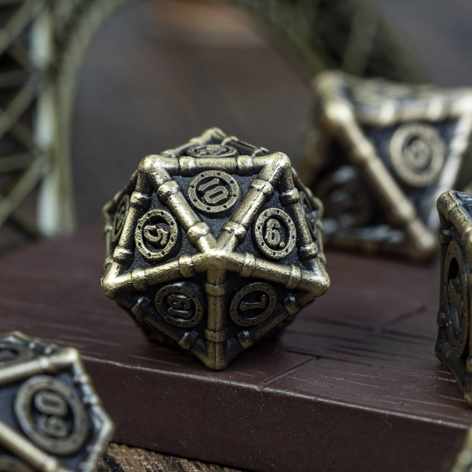 Cusdie 7 Pcs DND Metal Dice, Steampunk Style Polyhedral Dice Set, Metal Dice Set for Role Playing Game D&D Dice MTG Pathfinder