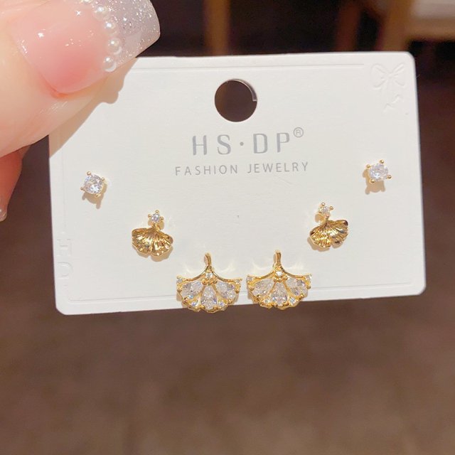 Pendientes cortos con microincrustaciones de circonitas y aguja de plata S925, pendientes de pelo corto, pendientes elegantes japoneses y coreanos de tres piezas, sencillos y combinables para mujer