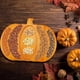 thumbnail image 2 of Tabla de Cortar de Madera con Forma de Calabaza de Halloween con Asa, de Madera para Charcutería, Bandeja para Servir para Decorar la Cocina., 2 of 5
