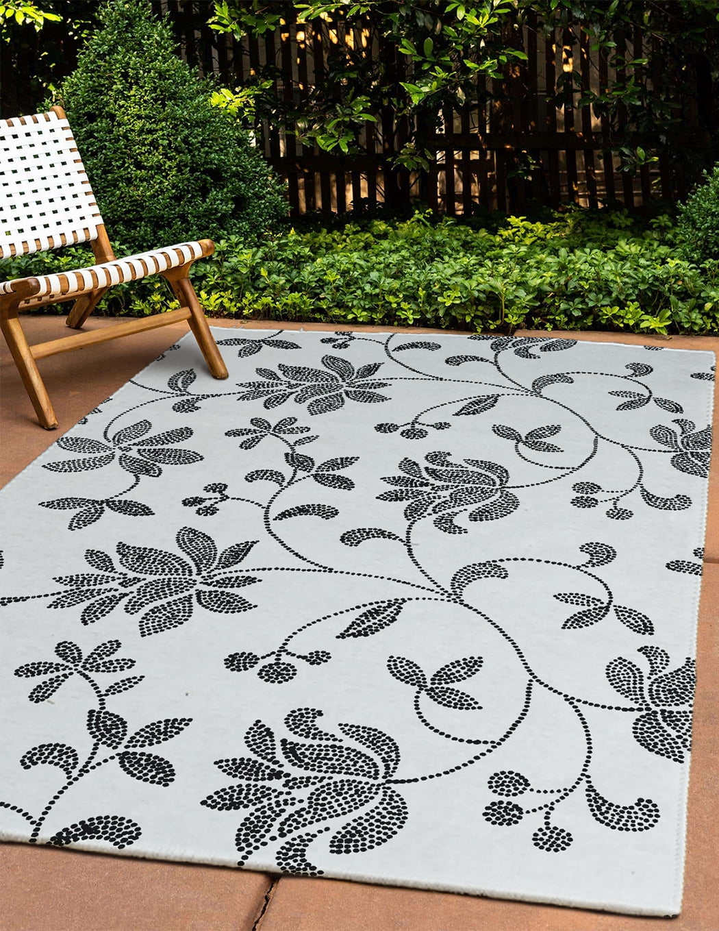 4' x 6' Simply Daisy Traditional Floral French Country Chenille Area Rug, Black